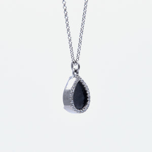 AQUA 水 Necklace in Black Jade
