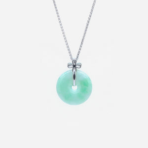 AURUM 金 18K Pendant in Apple Green Jade in White Gold
