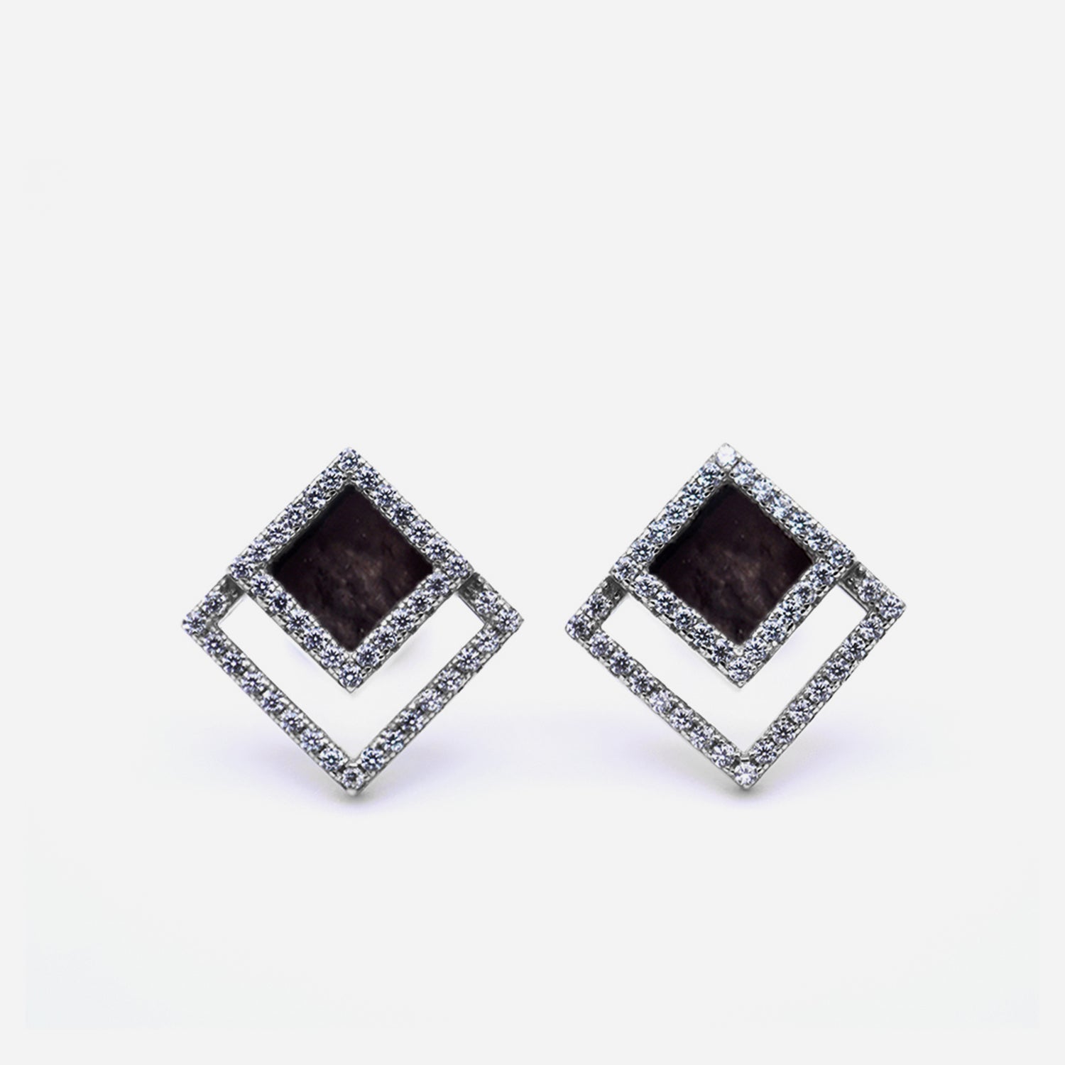 TERRA 方 Earring Studs in Black Jade