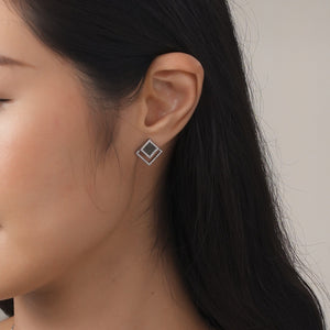 TERRA 方 Earring Studs in Black Jade