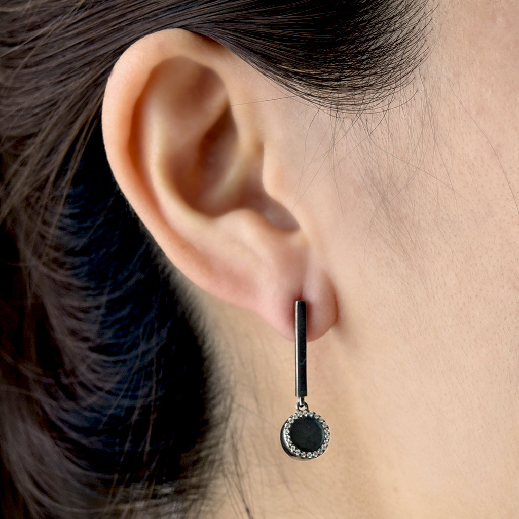 ETERNITY 緣 Dangling Earrings in Black Jade