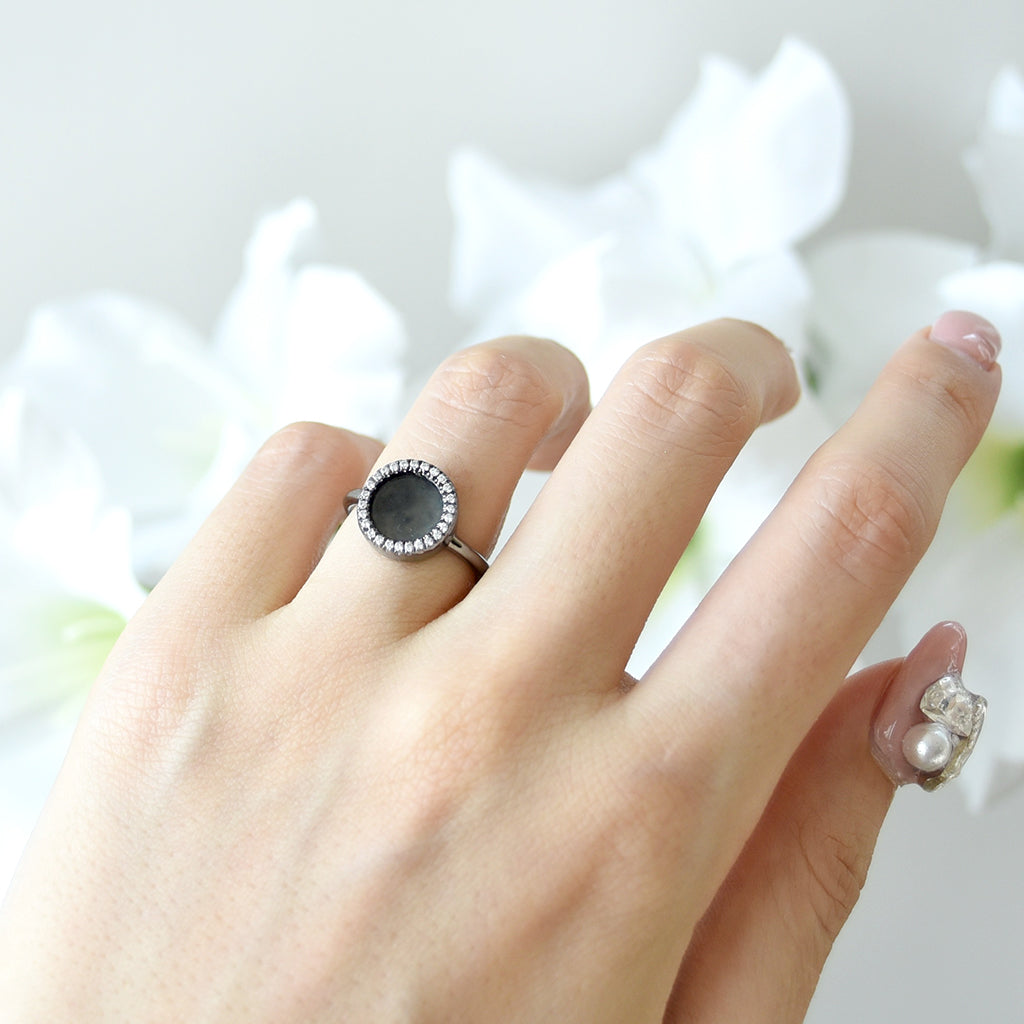 ETERNITY 緣 Ring in Black Jade