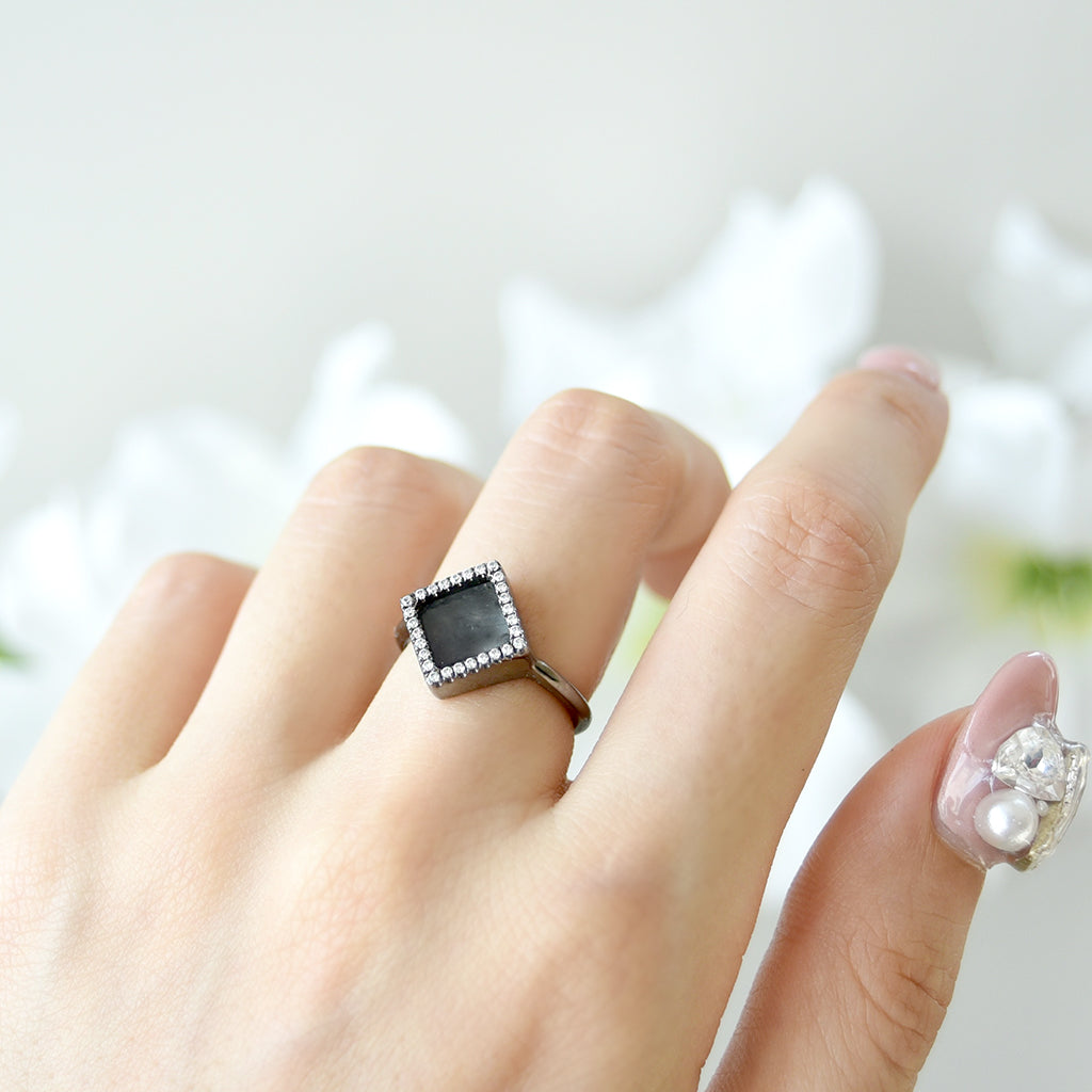 TERRA 方 Ring in Black Jade