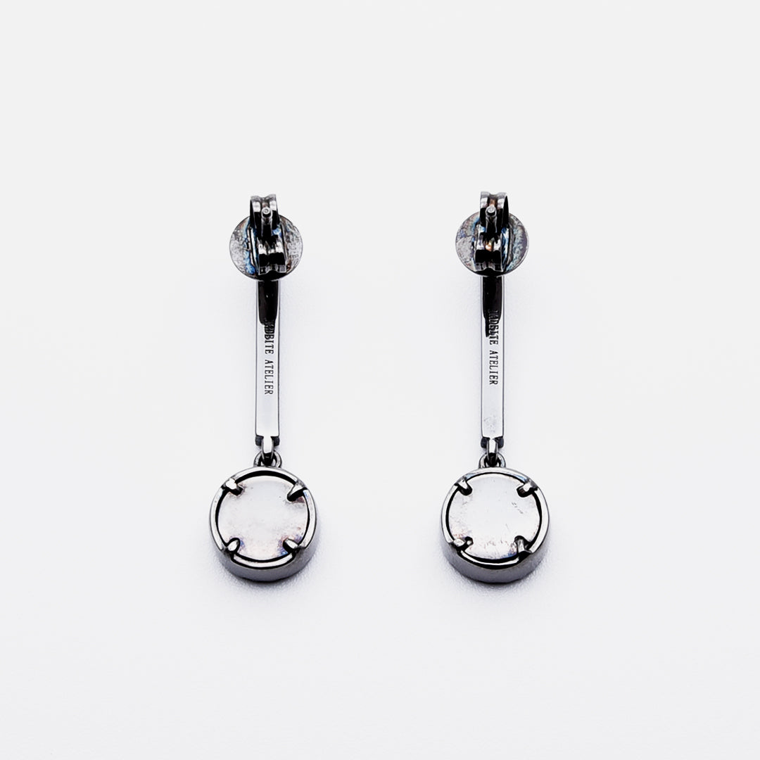 ETERNITY 緣 Dangling Earrings in Black Jade