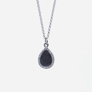 AQUA 水 Necklace in Black Jade