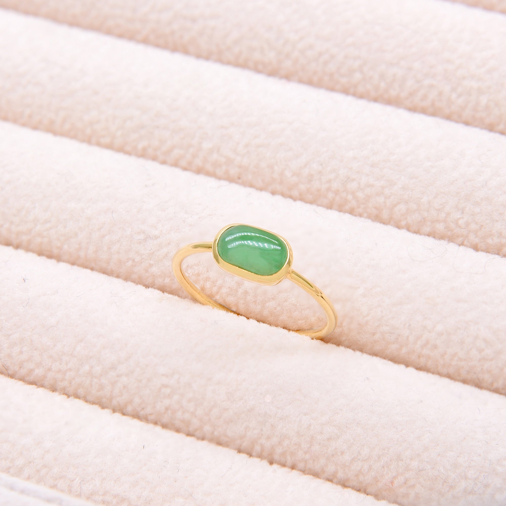 AURUM 金 18K Ring in Apple Green Jade