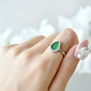 Natural green jade ring in modern style