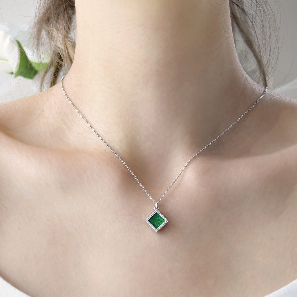 TERRA 方 Necklace in Green Jade