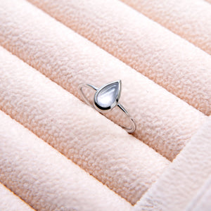 AURUM 金 18K Ring in Ice White Jade